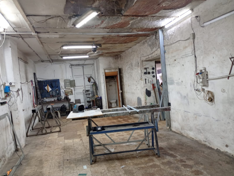 Magazzino in vendita di 327 mq a Napoli Image 4