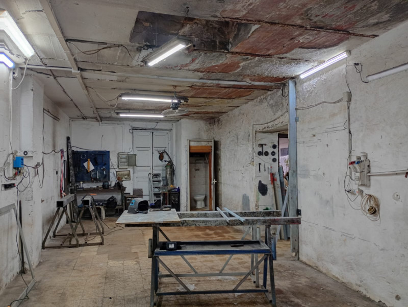 Magazzino in vendita di 327 mq a Napoli Image 9