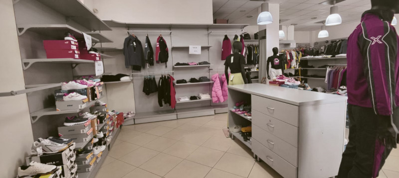 Attivita commerciale in vendita di 100 mq a Campagna Thumbnail