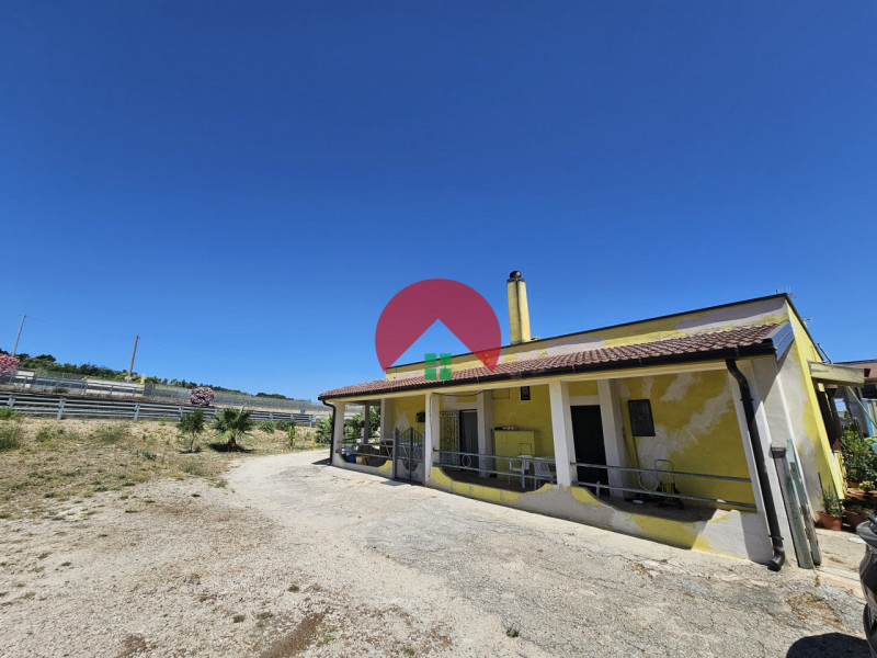 Casa singola in vendita di 300 mq a Matera Image 6