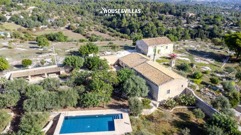 Villa in vendita di 400 mq a Noto Image 4