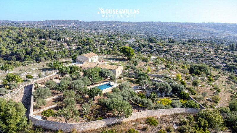 Villa in vendita di 400 mq a Noto Image 3