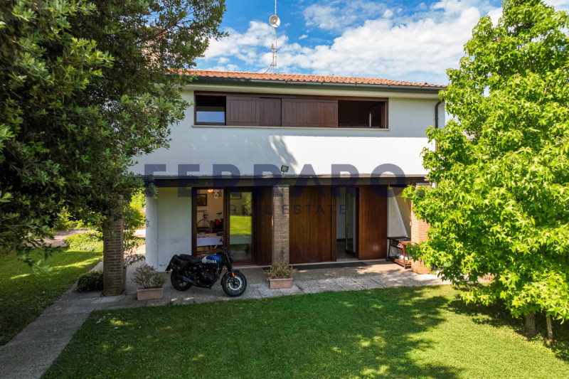 Casa singola in vendita di 270 mq a Paese Thumbnail