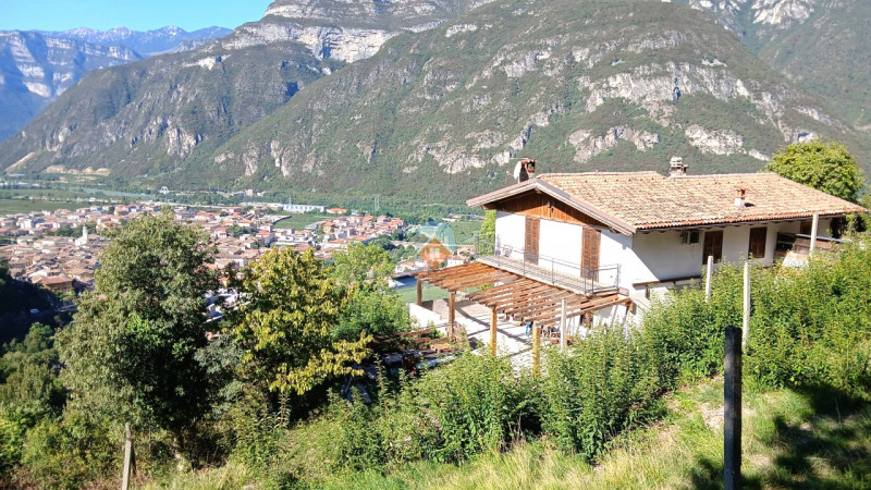 Casa singola in vendita a Pilcante Image 2