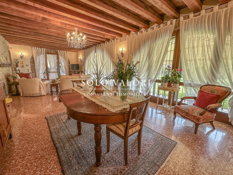 Rustico in vendita di 700 mq a Bassano del Grappa Image 7