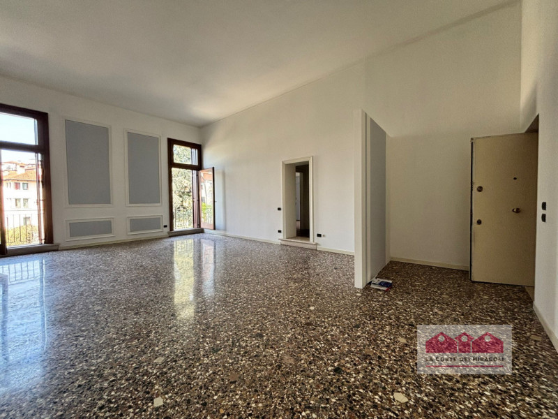 Appartamento in affitto di 120 mq a Vicenza Image 7