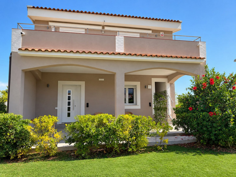 Villa in vendita di 190 mq a Siracusa Image 2