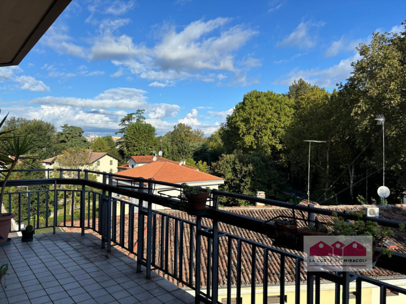 Appartamento in vendita di 200 mq Image 4