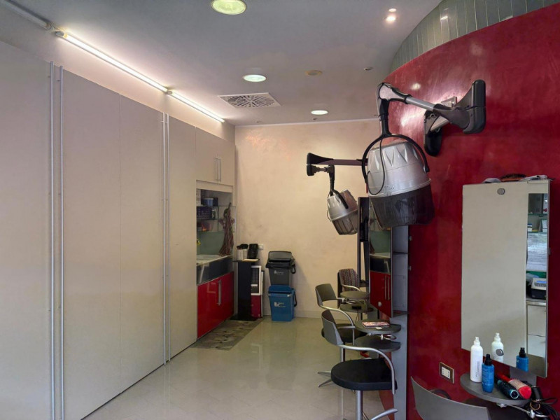 Negozio in vendita di 85 mq Image 1