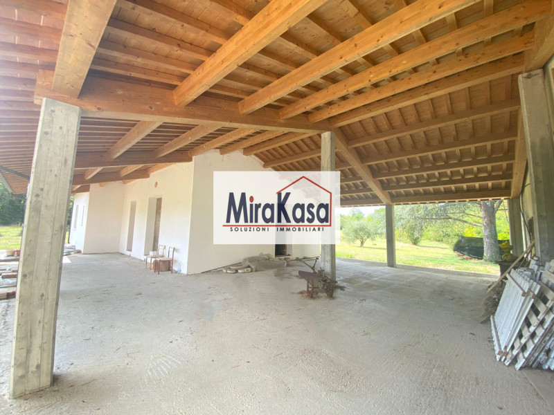 Villa in vendita di 650 mq Image 4