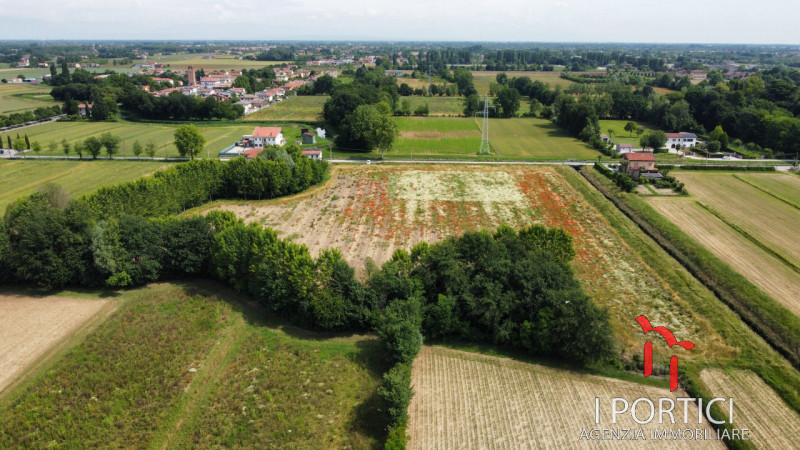 Terreno in vendita di 21100 mq Image 2