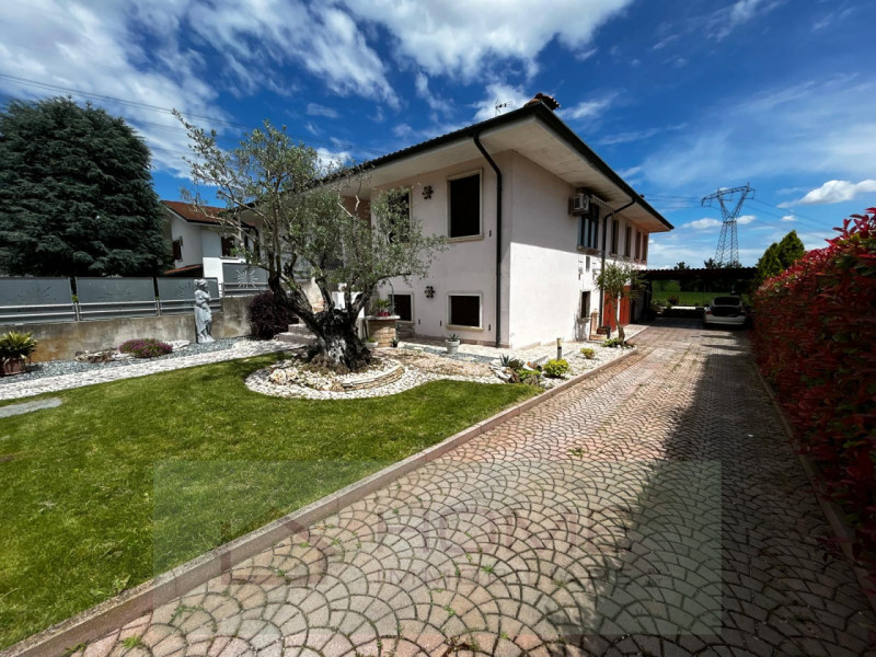 Bifamiliare in affitto di 200 mq Image 6