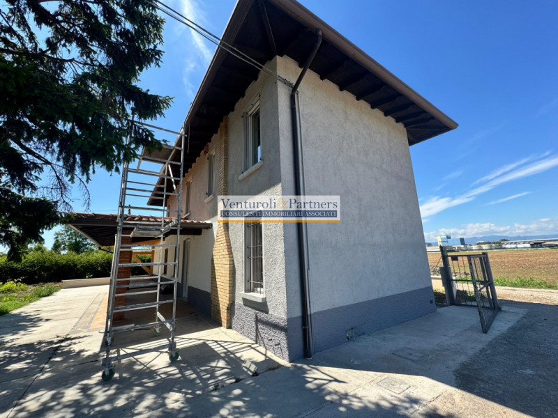 Villa in vendita di 182 mq Thumbnail