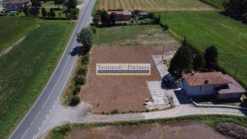 Terreno in vendita di 1100 mq Image 2