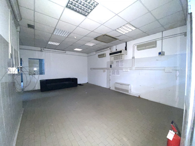 Capannone in vendita di 850 mq Image 3