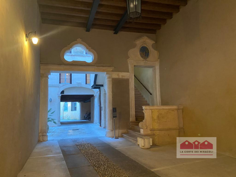 Appartamento in vendita di 210 mq Thumbnail