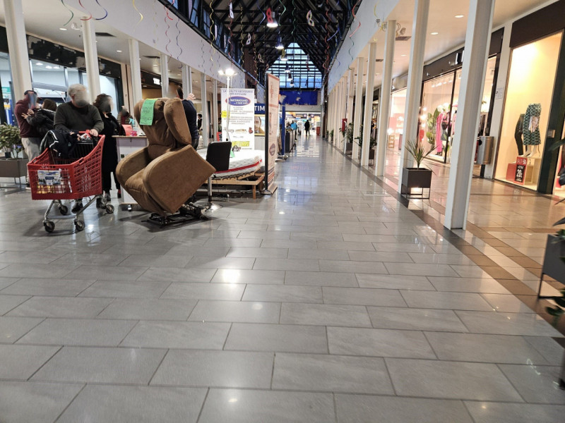 Negozio in vendita di 386 mq Image 4