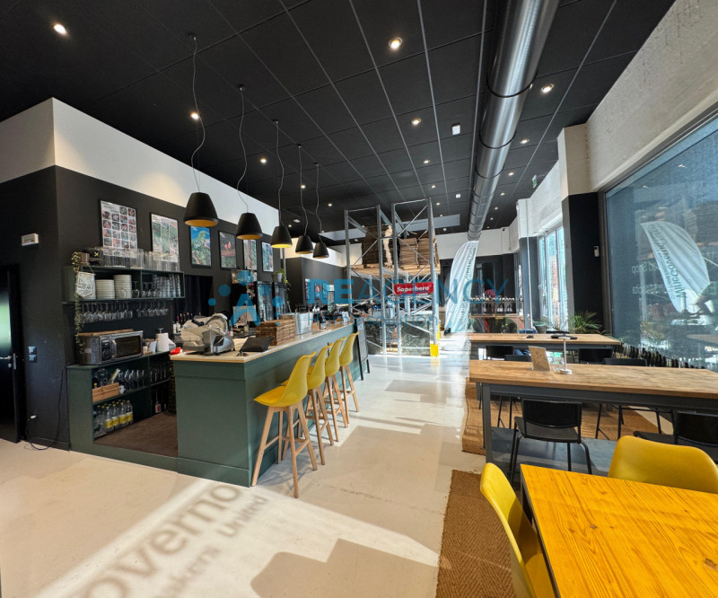 Attivita commerciale in vendita di 130 mq Image 8