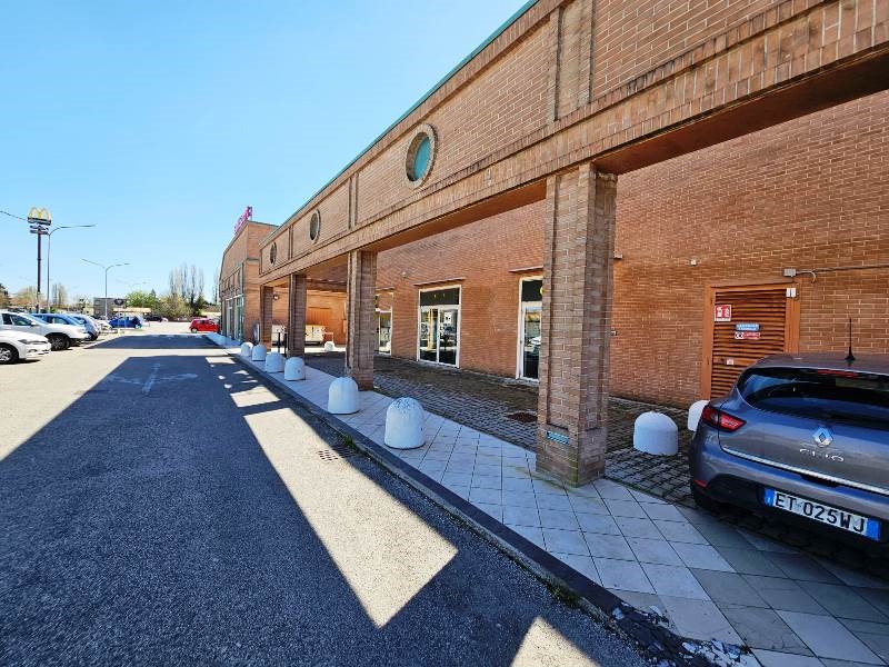 Negozio in vendita di 187 mq Image 2