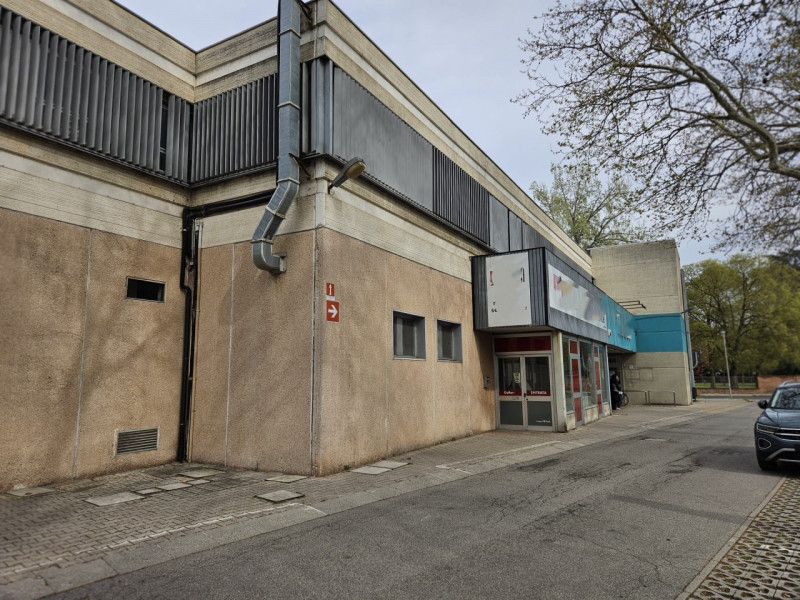 Negozio in vendita di 560 mq Image 1